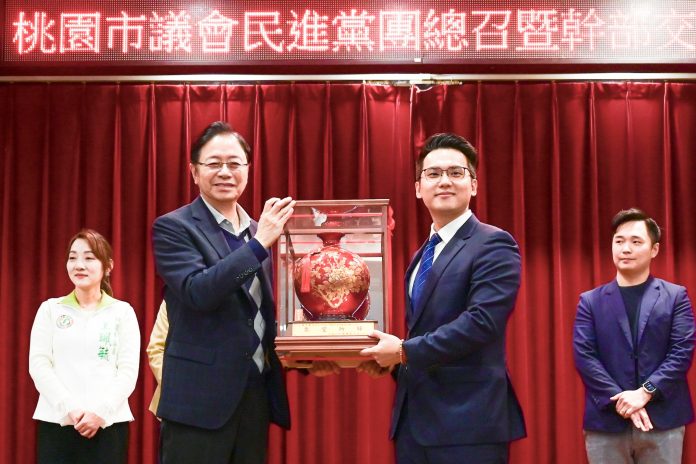 李宗豪接任桃議民進黨團總召 張善政盼為市府施政提供更多助益 51 0712ec40 a5c5 4c95 9216 564eb4da1b19 scaled