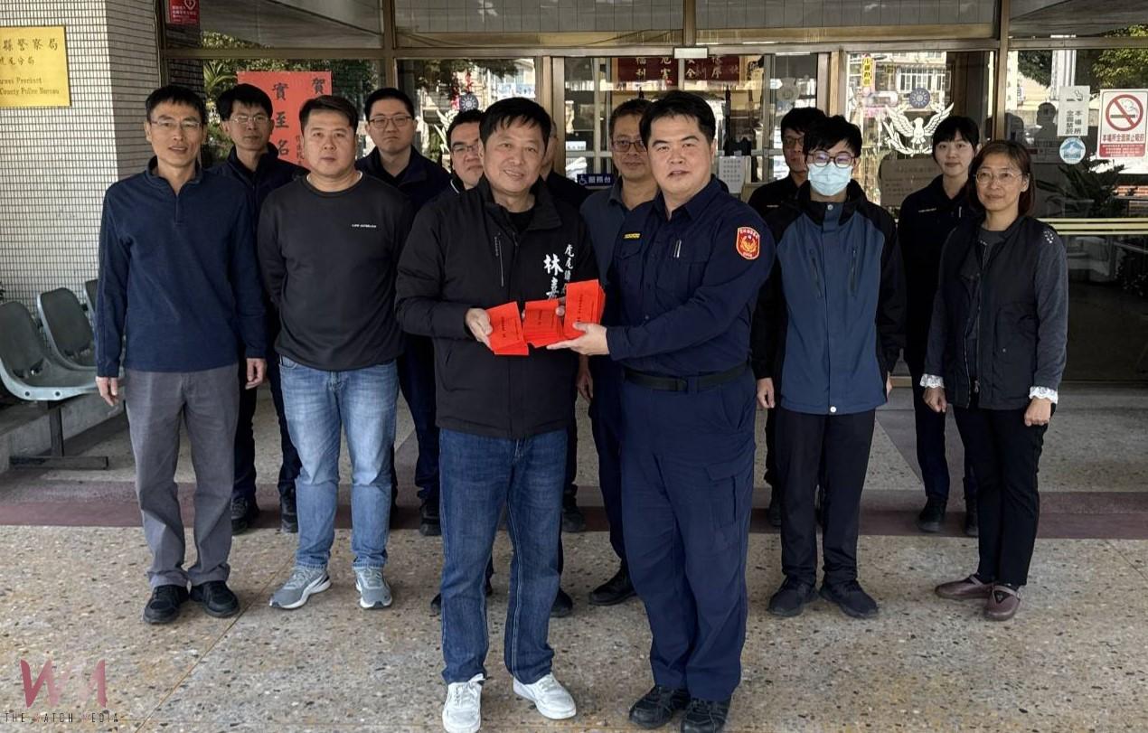 虎尾警春節守護全力以赴 虎尾鎮長發發紅包慰勞執勤警員 - https://www.watchmedia01.com