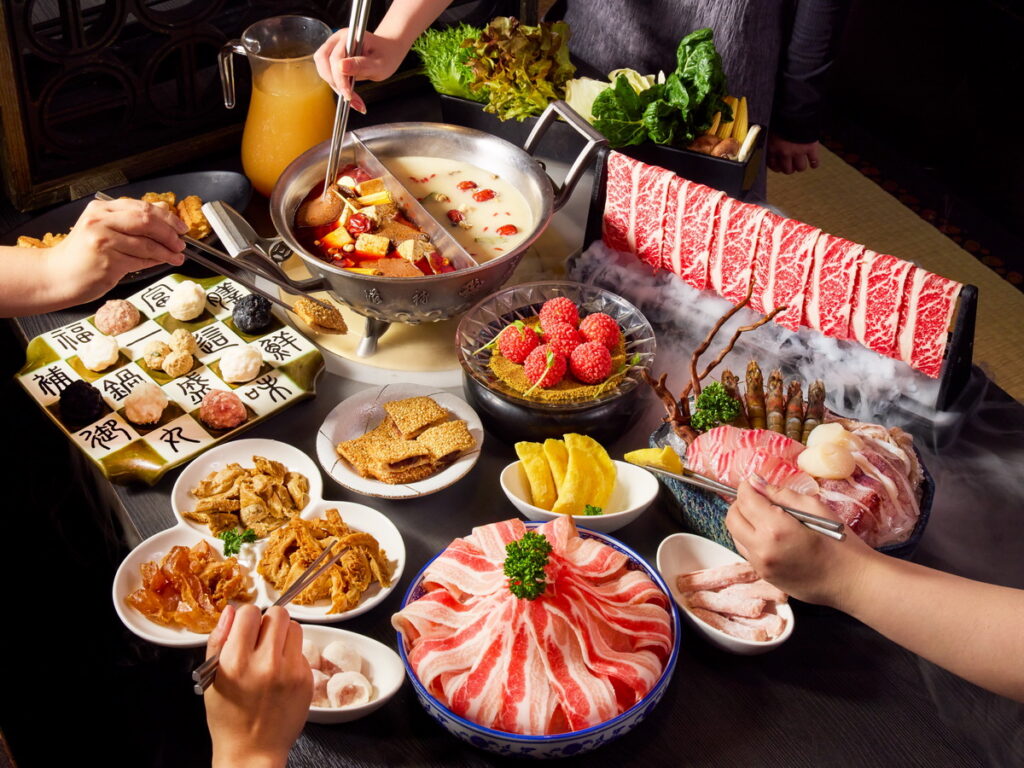 搶占新春商機,這一鍋餐飲集團推出多重優惠及好禮吸客,民眾還有機會將iphone16帶回家。