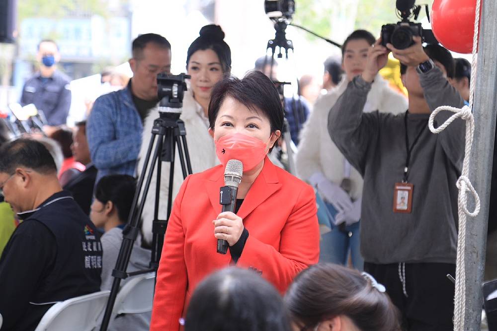 確診A流仍不忘馳援台南 盧秀燕:同島一命不鬆懈 220 確診A流仍不忘馳援台南 盧秀燕:同島一命不鬆懈 219