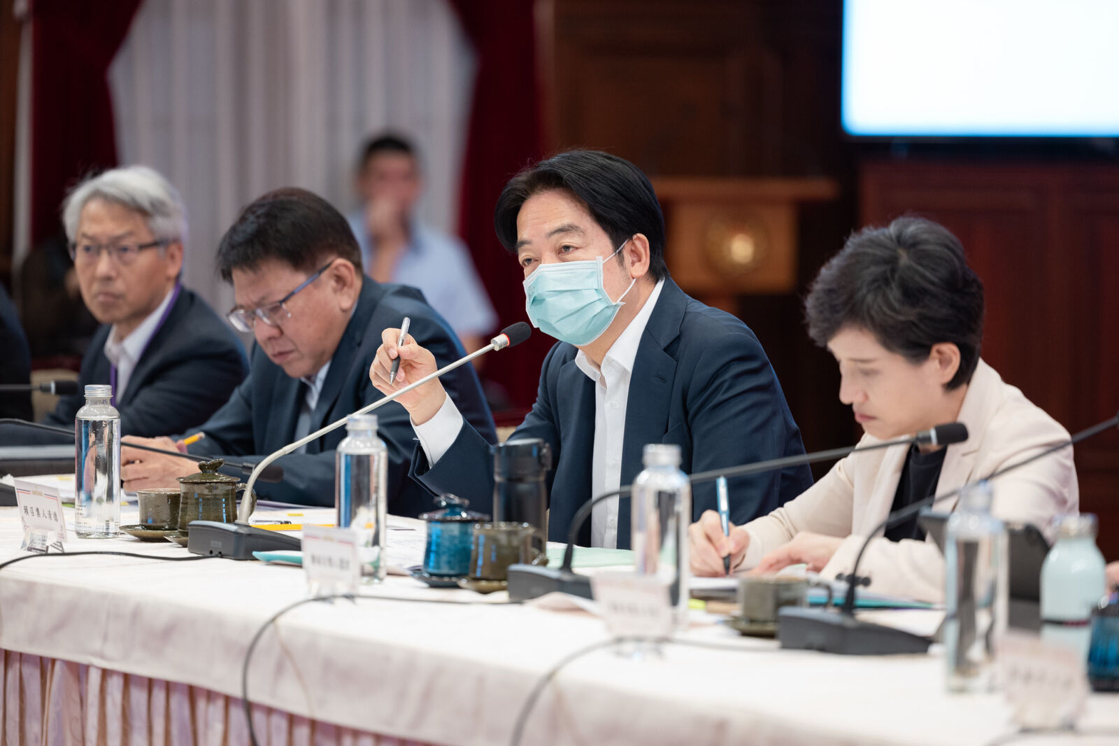 第3場氣候變遷委員會 賴清德偕6大部會推20項減碳計畫 204 第3場氣候變遷委員會 賴清德偕6大部會推20項減碳計畫 203