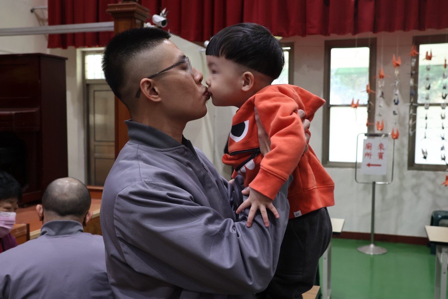 父子之愛真摯流露。(圖/記者林照東翻攝)
