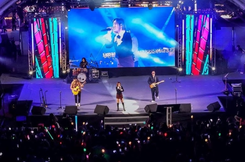 臺大醫院雲林分院望年會,戶外表演加搖滾首創醫界新風貌。(圖/記者葉子綱翻攝)