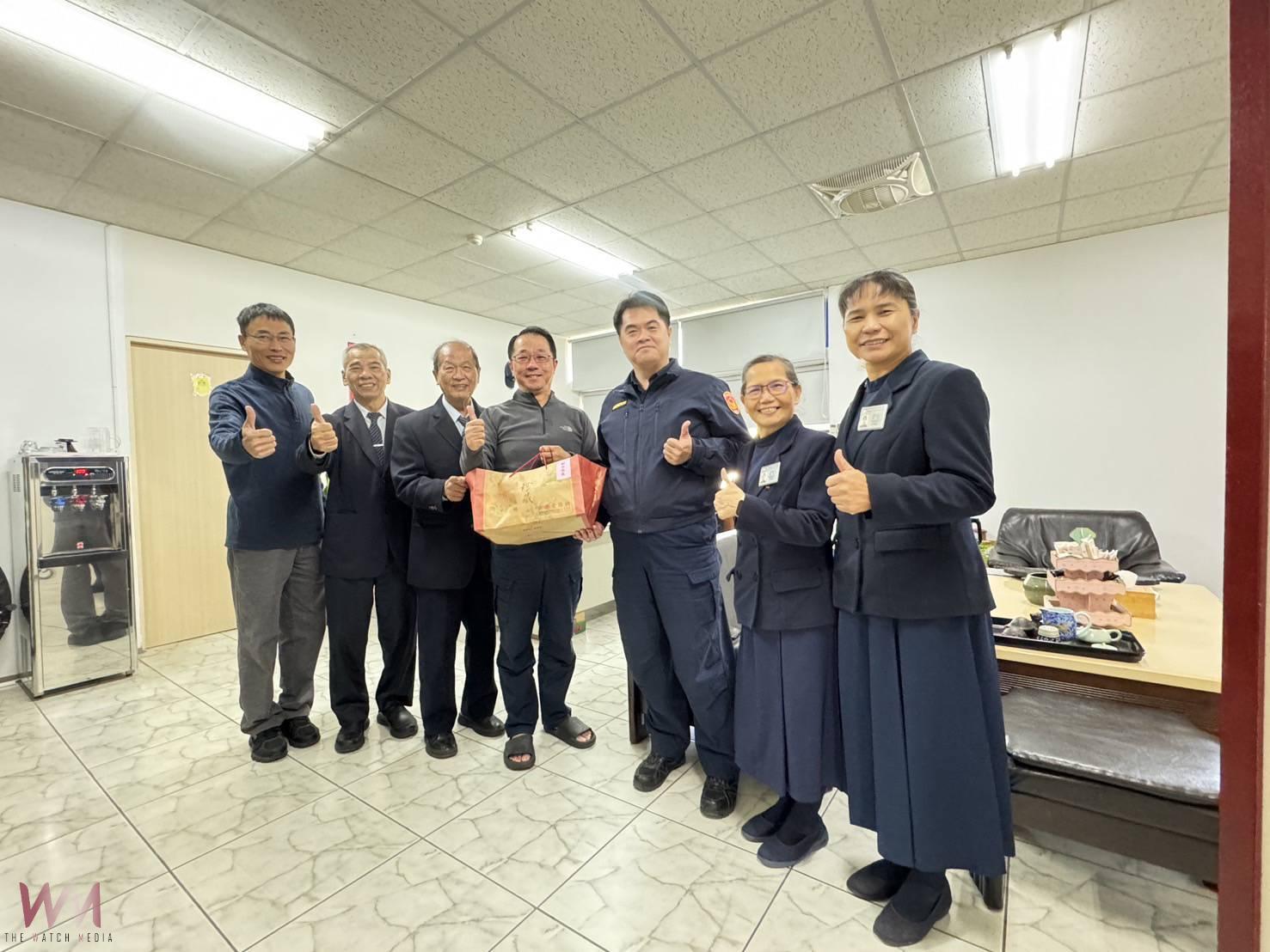 蛇我其誰!慈濟暖警心 春節慰問虎尾警分局 - https://www.watchmedia01.com