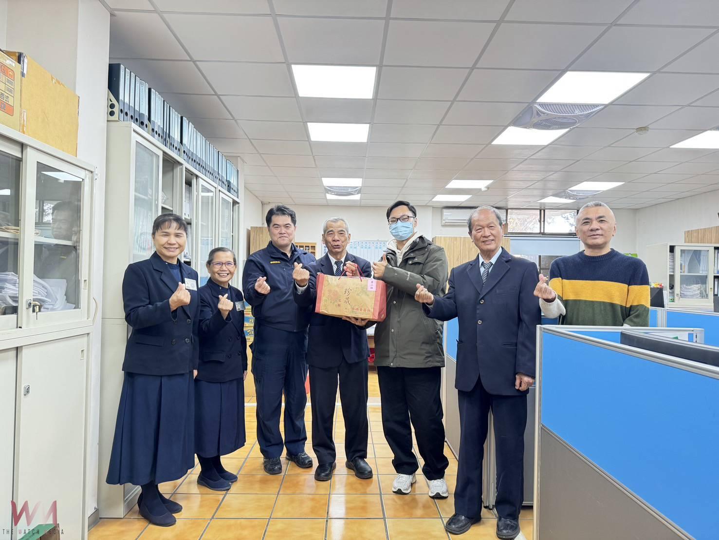 蛇我其誰!慈濟暖警心 春節慰問虎尾警分局 - https://www.watchmedia01.com