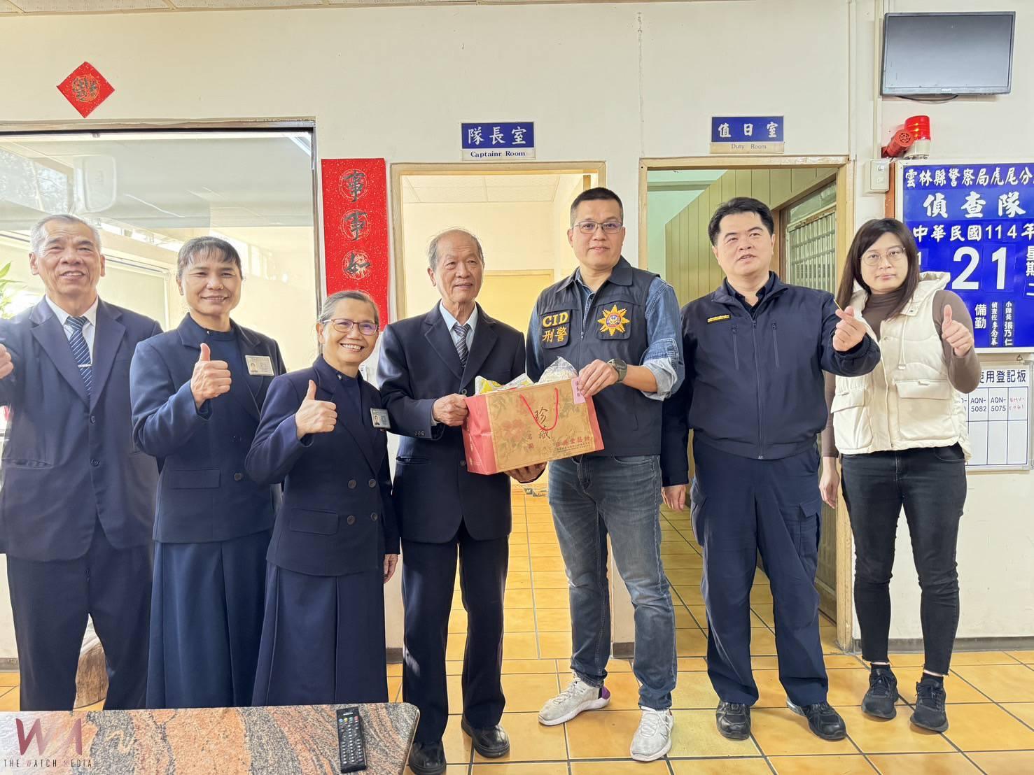 蛇我其誰!慈濟暖警心 春節慰問虎尾警分局 - https://www.watchmedia01.com