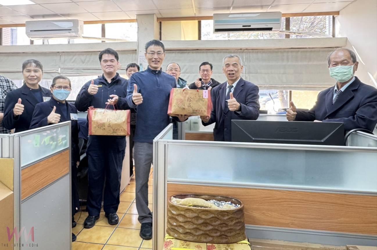 蛇我其誰!慈濟暖警心 春節慰問虎尾警分局 - https://www.watchmedia01.com