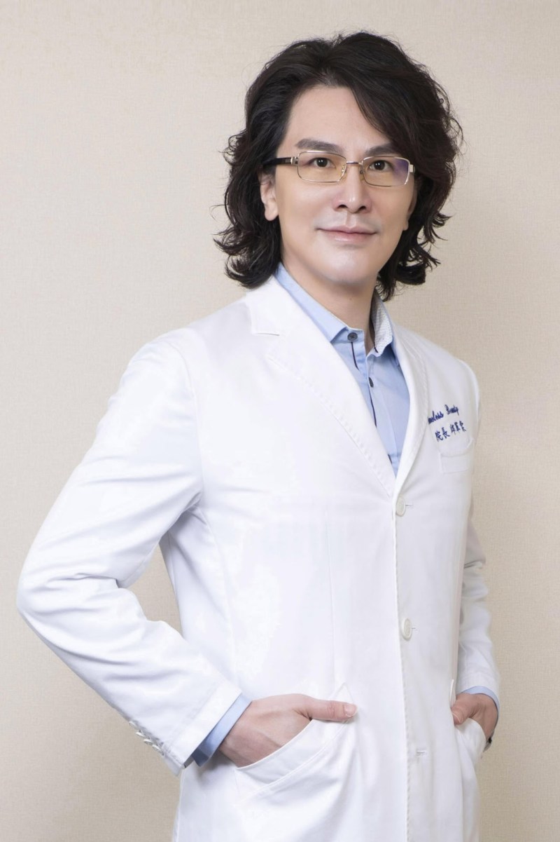 ▲ 邱軍棠醫師推薦橘子工坊洗衣精/洗衣膠囊,輕鬆解決新衣清潔需求,守護家人健康。