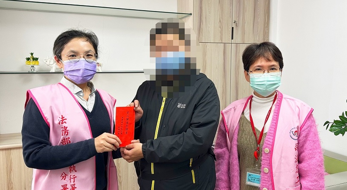 高雄執行分署年前寒冬送暖  弱勢關懷不打烊