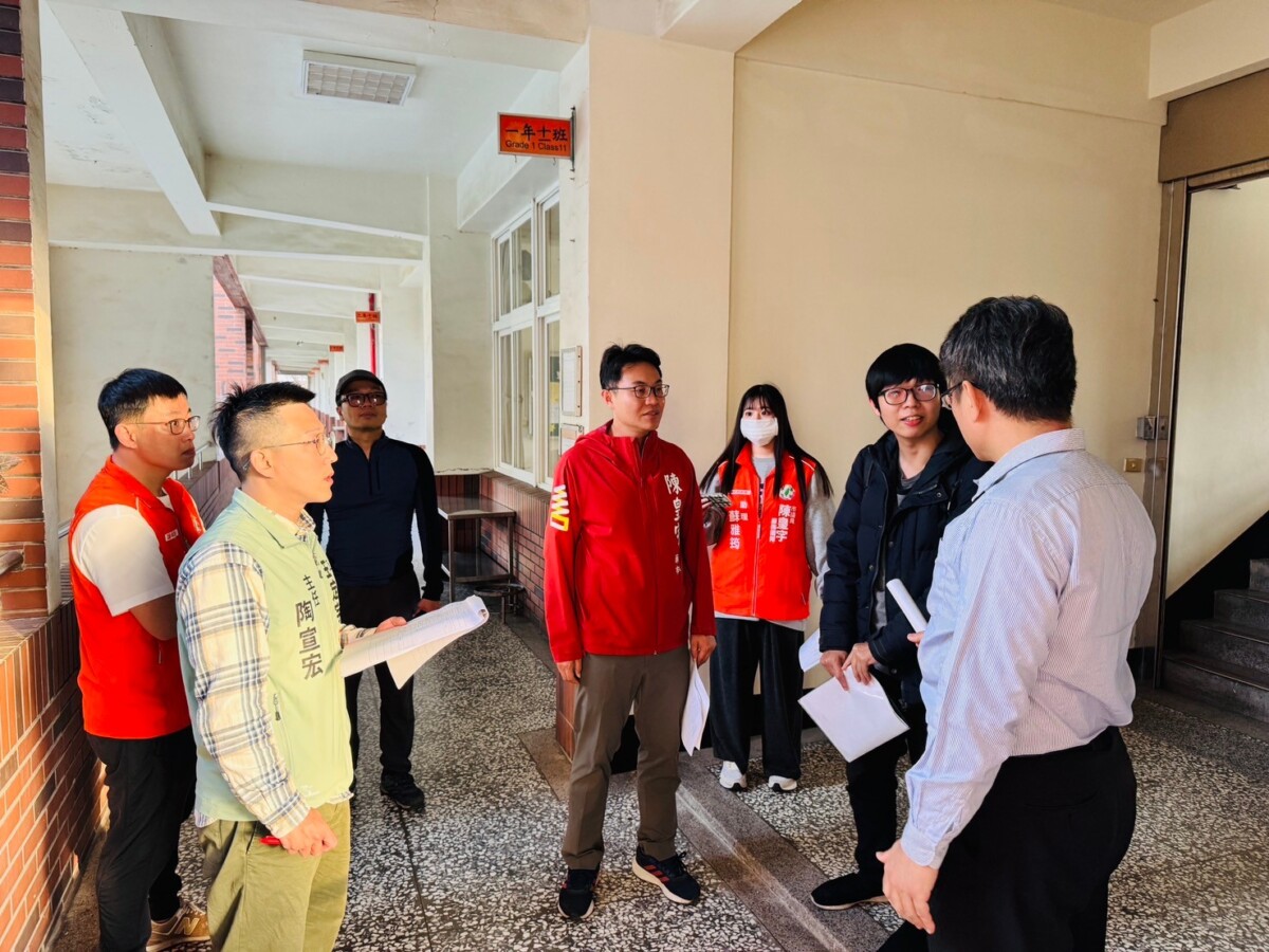 ▲台南市新豐區的校園也有許多建物受地震影響而損壞,市議員陳皇宇盼中央與地方共同攜手重建。(圖/市議員陳皇宇服務處提供)