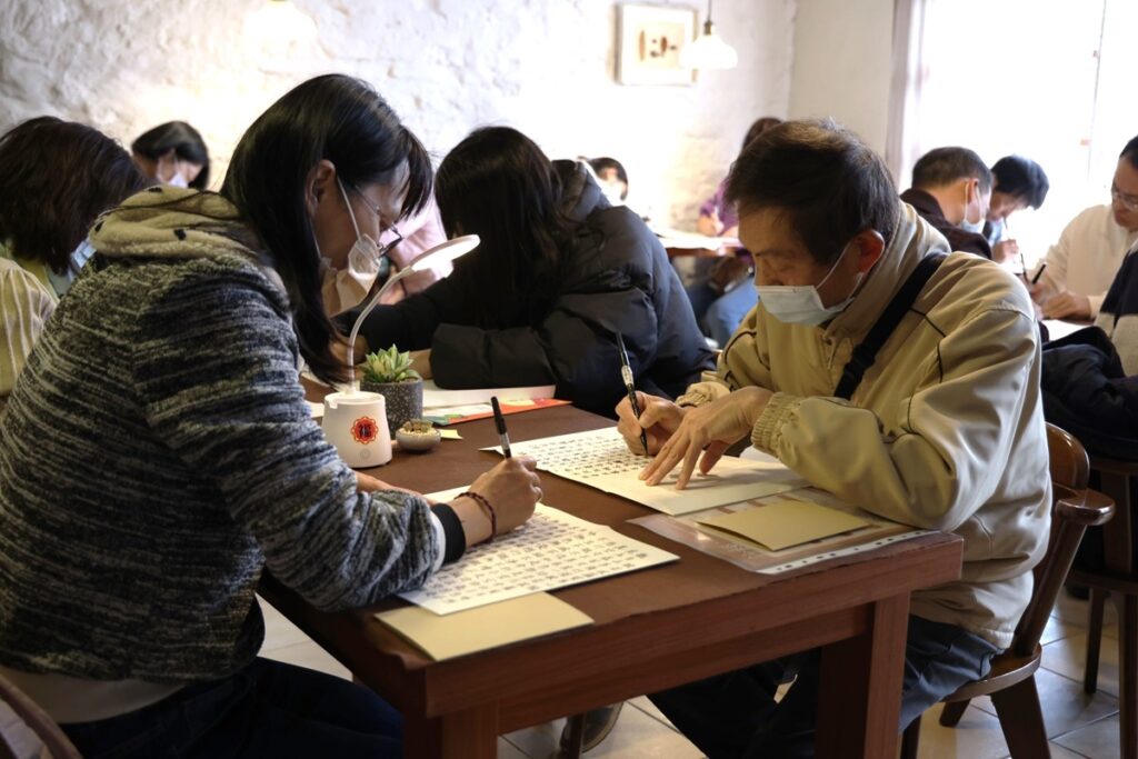 法鼓山各分寺院新春活動歷史照片。(圖/法鼓山提供)