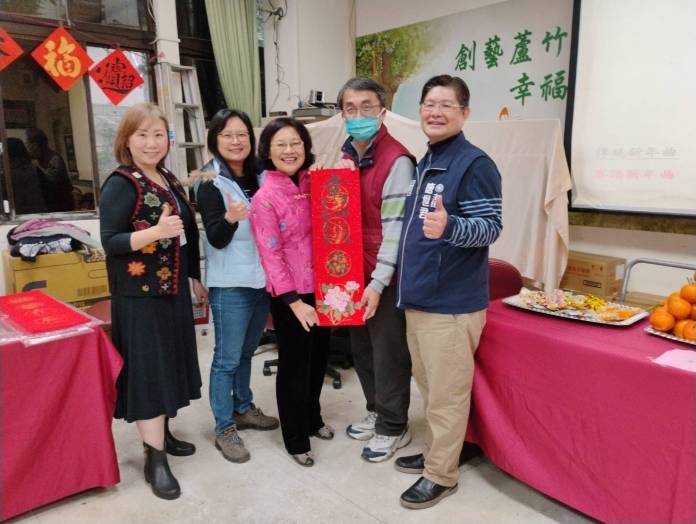 蘆竹區公所迎蛇年 揮毫贈春聯增添佳節氣氛 88 13684