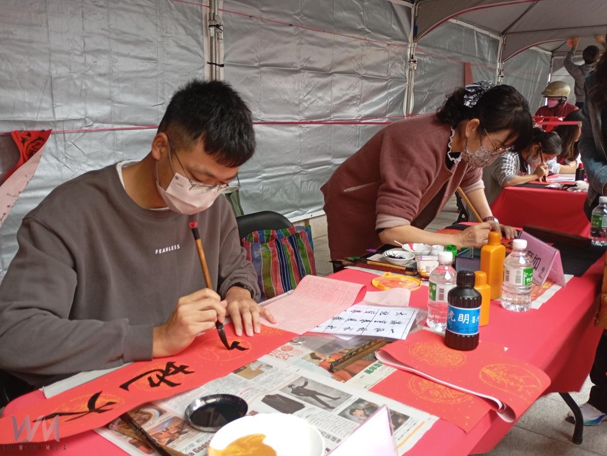 （有影片）／元長鄉公所揮毫贈春聯 傳遞濃濃年味與祝福 - https://www.watchmedia01.com