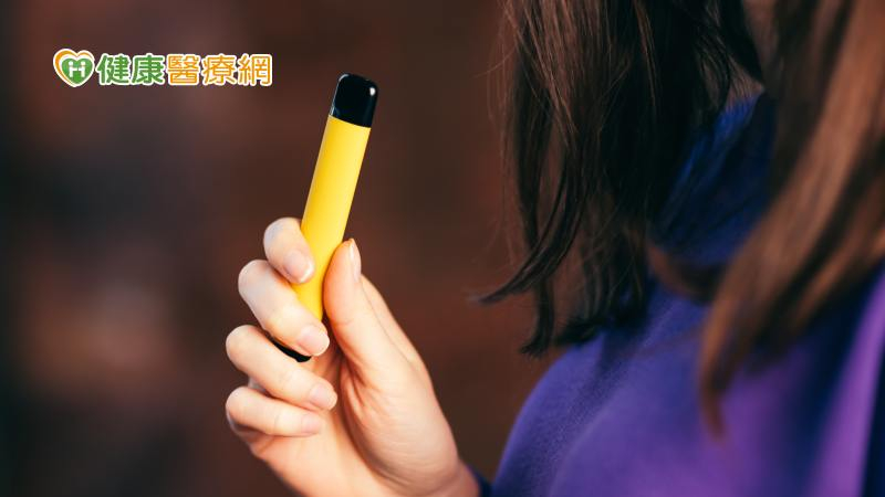 4跡象代表孩子可能有抽電子煙!新春出國代購、自用入境最高罰500萬