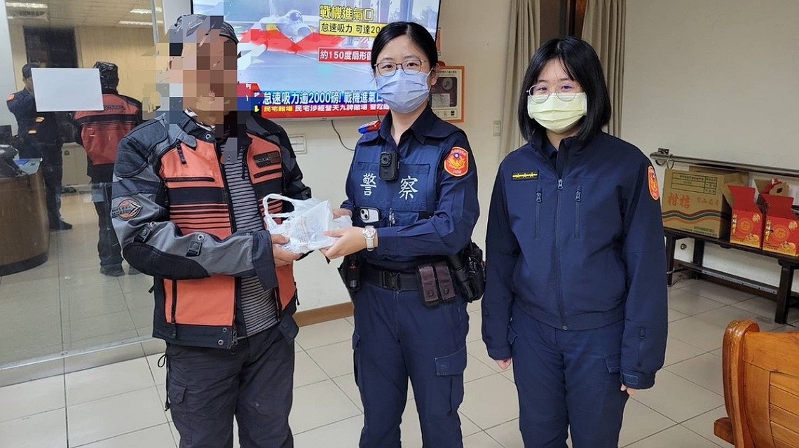 農曆年前遺失紅包 關西警鍥而不捨尋獲現金