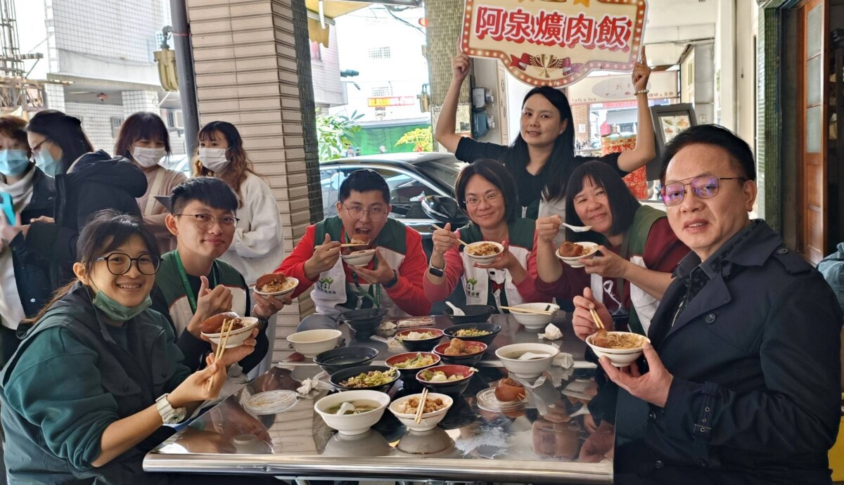 彰化在地美食老店聯合作公益　就是要挺家扶兒