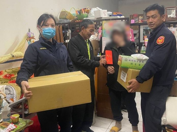 平鎮警春節前夕送溫暖 愛心物資助弱勢度寒冬 63 487373 0