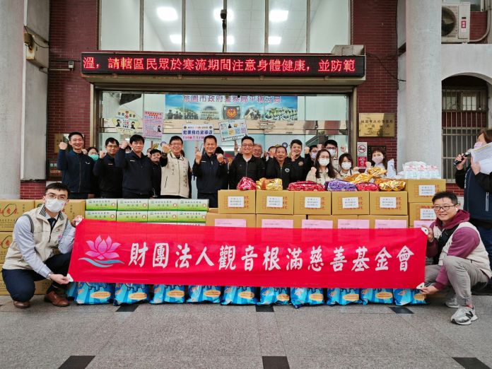 平鎮警春節前夕送溫暖 愛心物資助弱勢度寒冬 64 487372 0