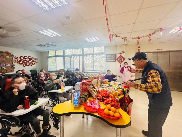 北榮桃分院護理之家迎新春 長輩提前體驗年味 84 S 21446741 0