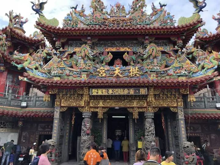 春節假期倒數！旅遊店商主打親子走春  獨家熱賣粉紅超跑「白沙屯媽祖進香行程」 