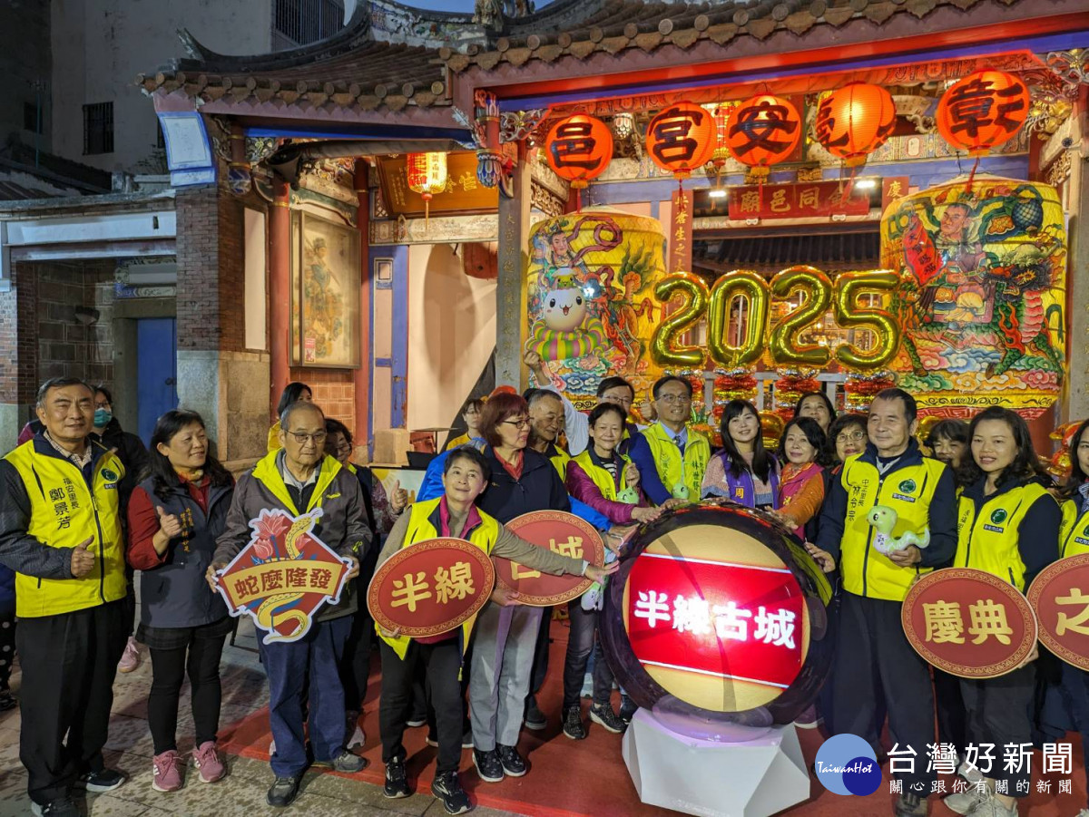 廟街鬧市春節市集隆重開市。圖／記者鄧富珍翻攝