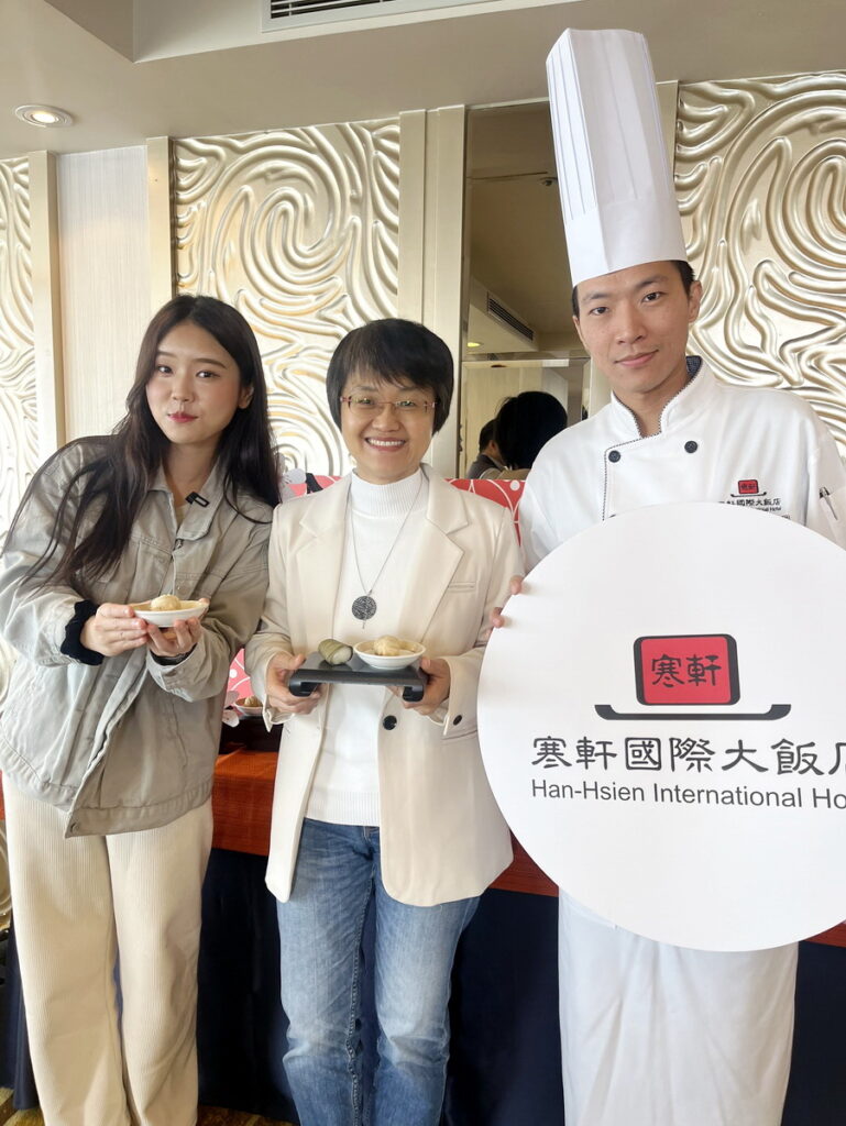 「韓國女生Judy」品嘗到風味道地兼融合創新的客家小炒