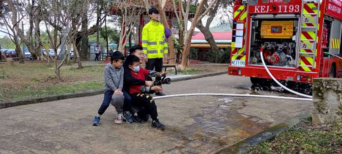 防災知識與梅花同行 角板山春節防火宣導活動開跑 83 S 13729921 0