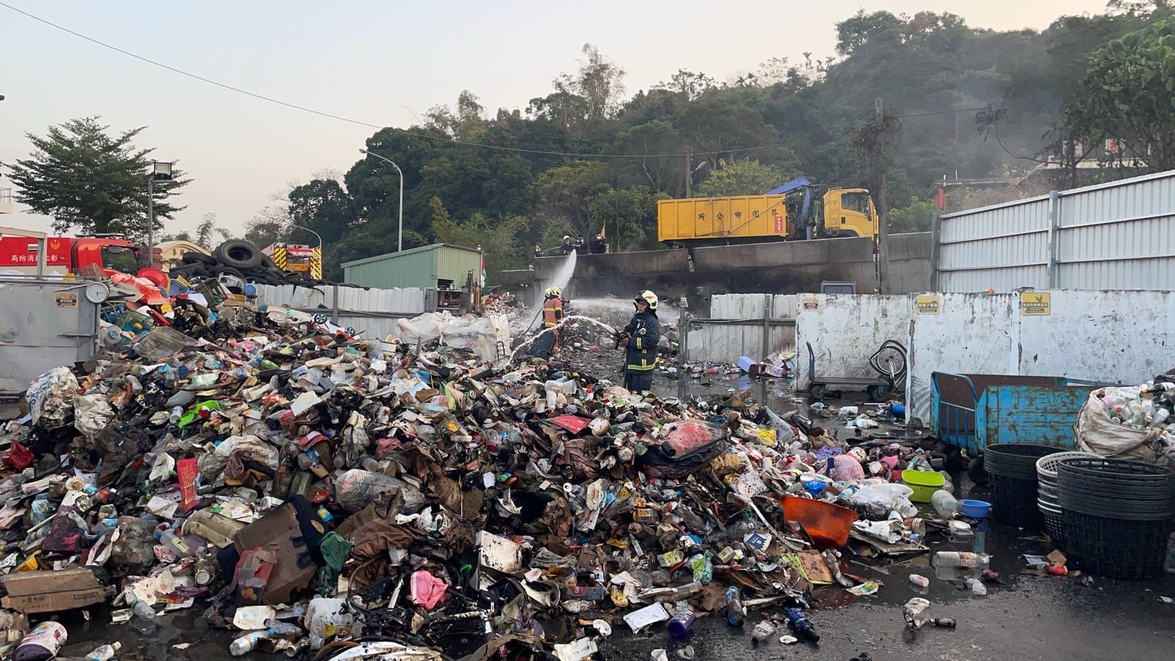 彰化縣芬園鄉資源回收場爆炸起火 鄉長:疑瓦斯罐未處理好 - https://www.watchmedia01.com