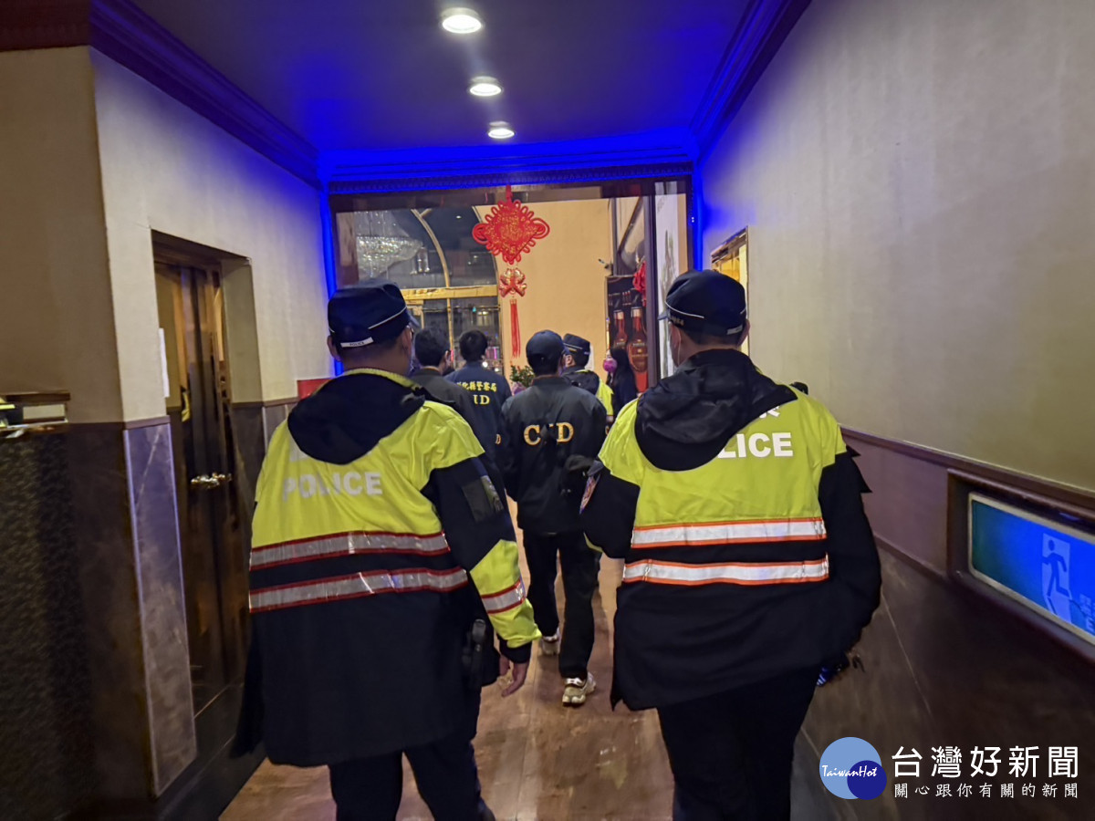 彰化警分局執行春節威力掃蕩 ，強力維護治安。圖／彰化縣警局提供