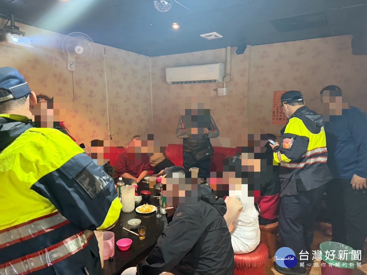 彰化警分局執行春節威力掃蕩 ,強力維護治安。圖/彰化縣警局提供
