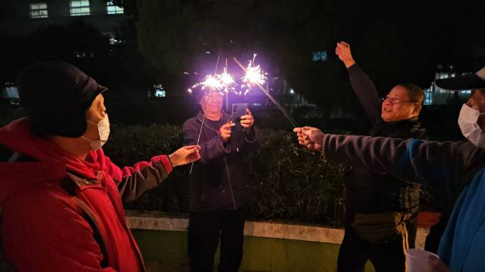 桃園榮家煙花璀璨迎春 點亮長輩幸福時光 78 4554 2
