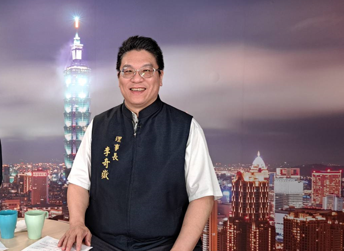 中華優質旅遊發展協會理事長李奇嶽26日發文呼籲,兩岸觀光應去政治化。圖/宋秉忠攝