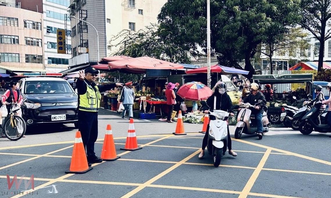 斗六西市場年貨大街爆滿! 警啟交管護安全 年味滿街 - https://www.watchmedia01.com