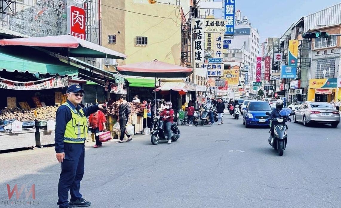 斗六西市場年貨大街爆滿! 警啟交管護安全 年味滿街 - https://www.watchmedia01.com