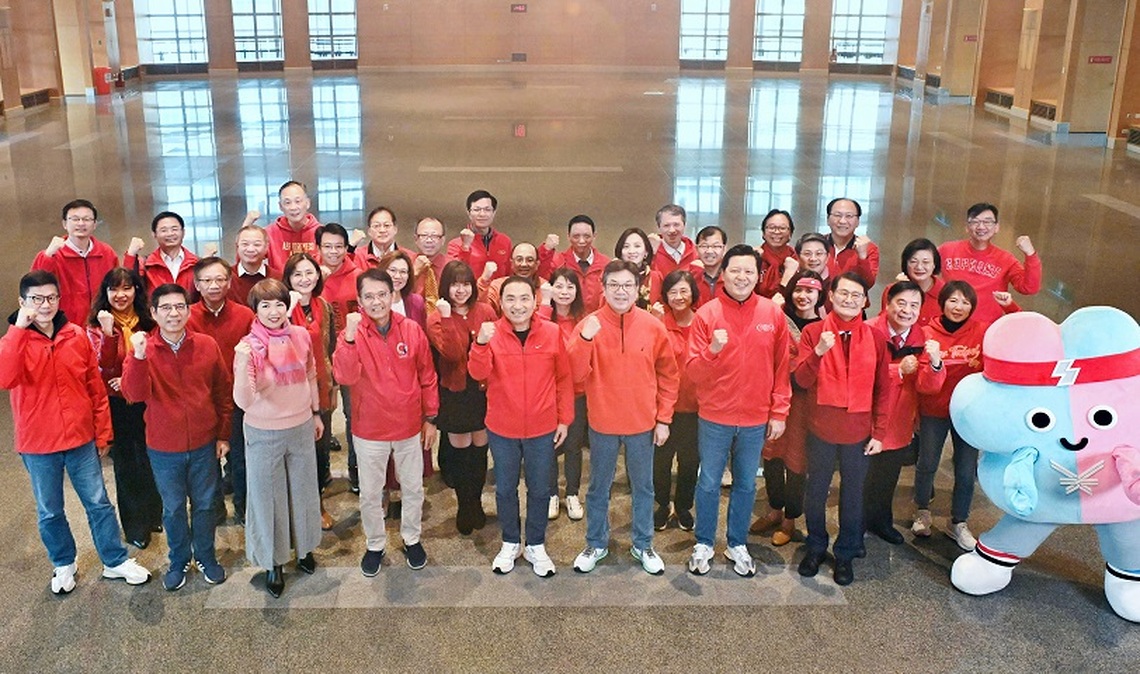 新北市蛇年賀歲片運動風 侯友宜揪團隊挑戰世壯運競賽項目