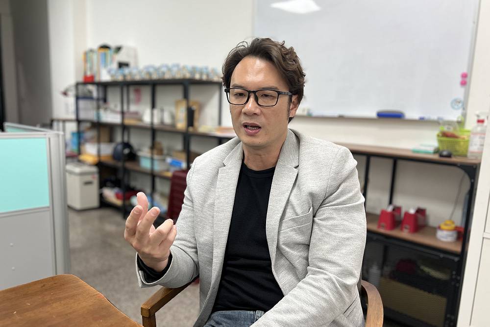 議員斜槓藝人「簡千翔X灣島草民」 簡千翔:用音樂雕塑南投印象 292 議員斜槓藝人「簡千翔X灣島草民」 簡千翔:用音樂雕塑南投印象 291