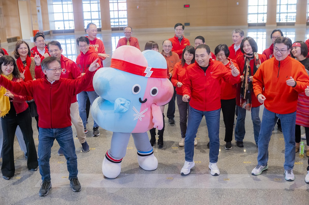 新北蛇年賀歲片運動迎新年 侯友宜揪團隊挑戰世壯運競賽項目 - https://www.watchmedia01.com