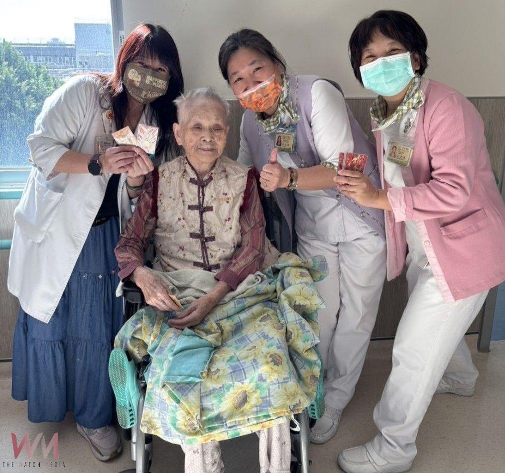 喜迎小龍年!臺中醫院發紅包備年菜 陪伴護理之家長輩溫馨過年 - https://www.watchmedia01.com