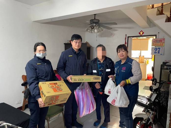 大園暖警寒冬送暖 獨居翁感動泛淚 64 325572 0