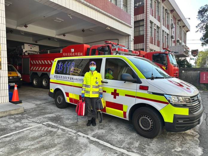 餐廳老闆突失去呼吸心跳 休假消防員路過參與急救 59 119004 0