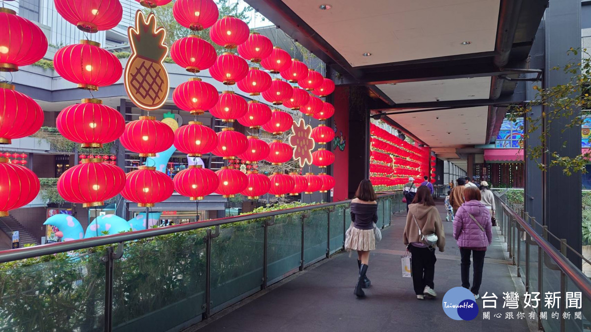 台北市信義區百貨商圈街景。（圖／台灣好新聞編輯部拍攝）