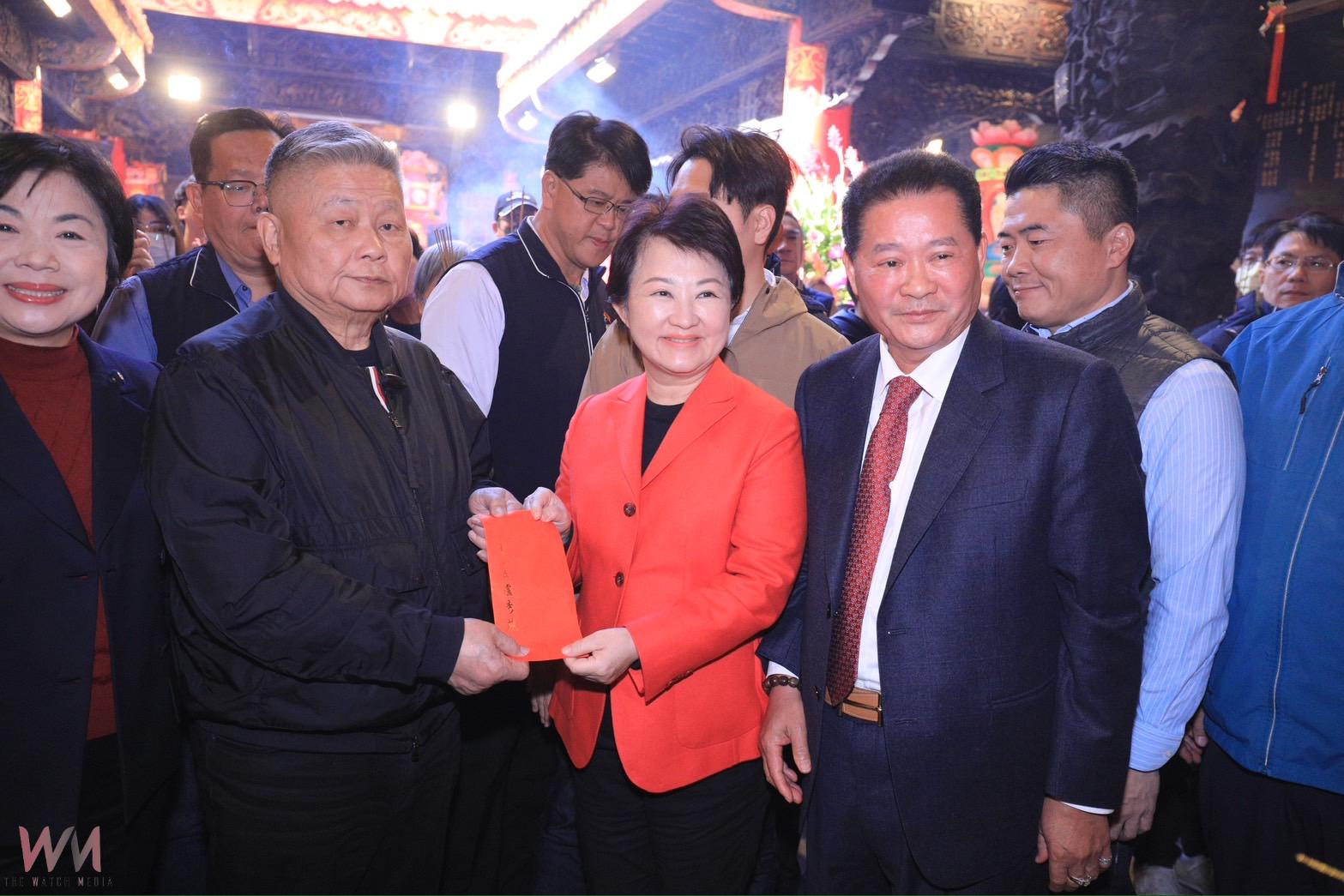 市長盧秀燕大年初一海線兩宮廟發紅包 期許台中持續蛻變與茁壯、更加幸福快樂 - https://www.watchmedia01.com