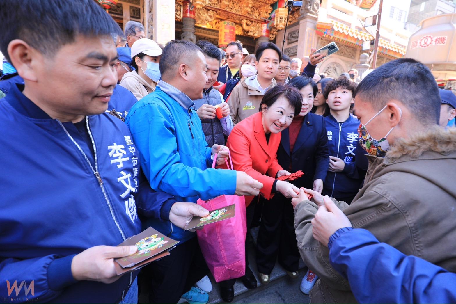 市長盧秀燕大年初一海線兩宮廟發紅包 期許台中持續蛻變與茁壯、更加幸福快樂 - https://www.watchmedia01.com