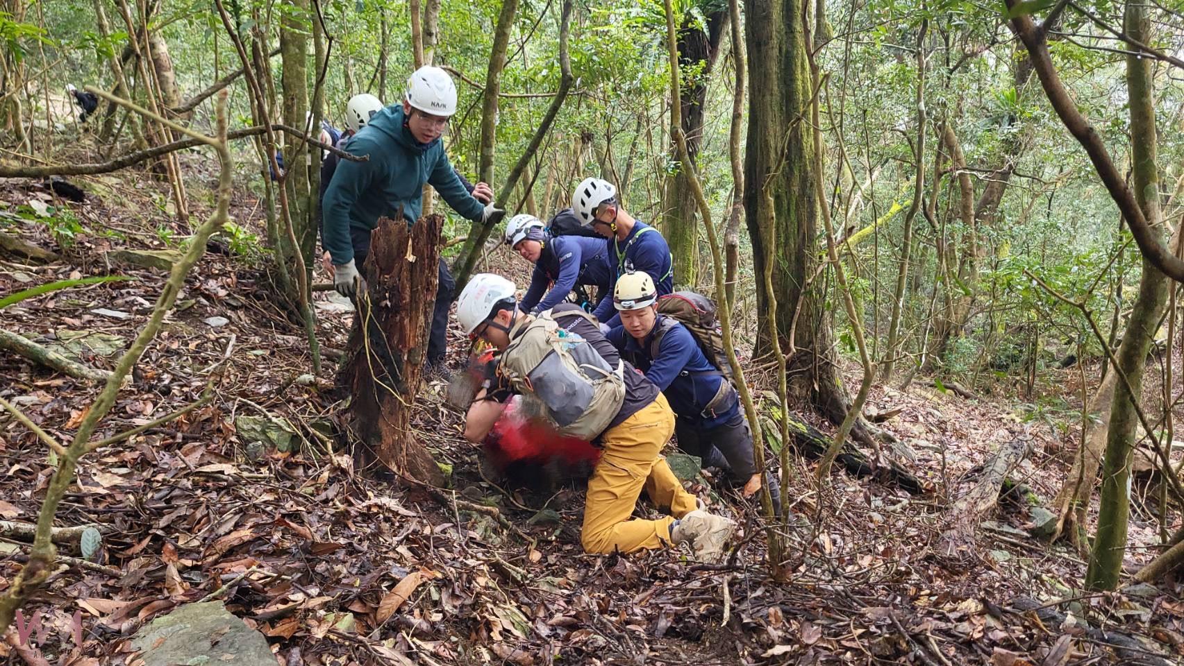 直擊/高雄市茂林多納林道濕冷路滑 山友失蹤案!高屏兩地警義消、民力團體聯手救援 - https://www.watchmedia01.com