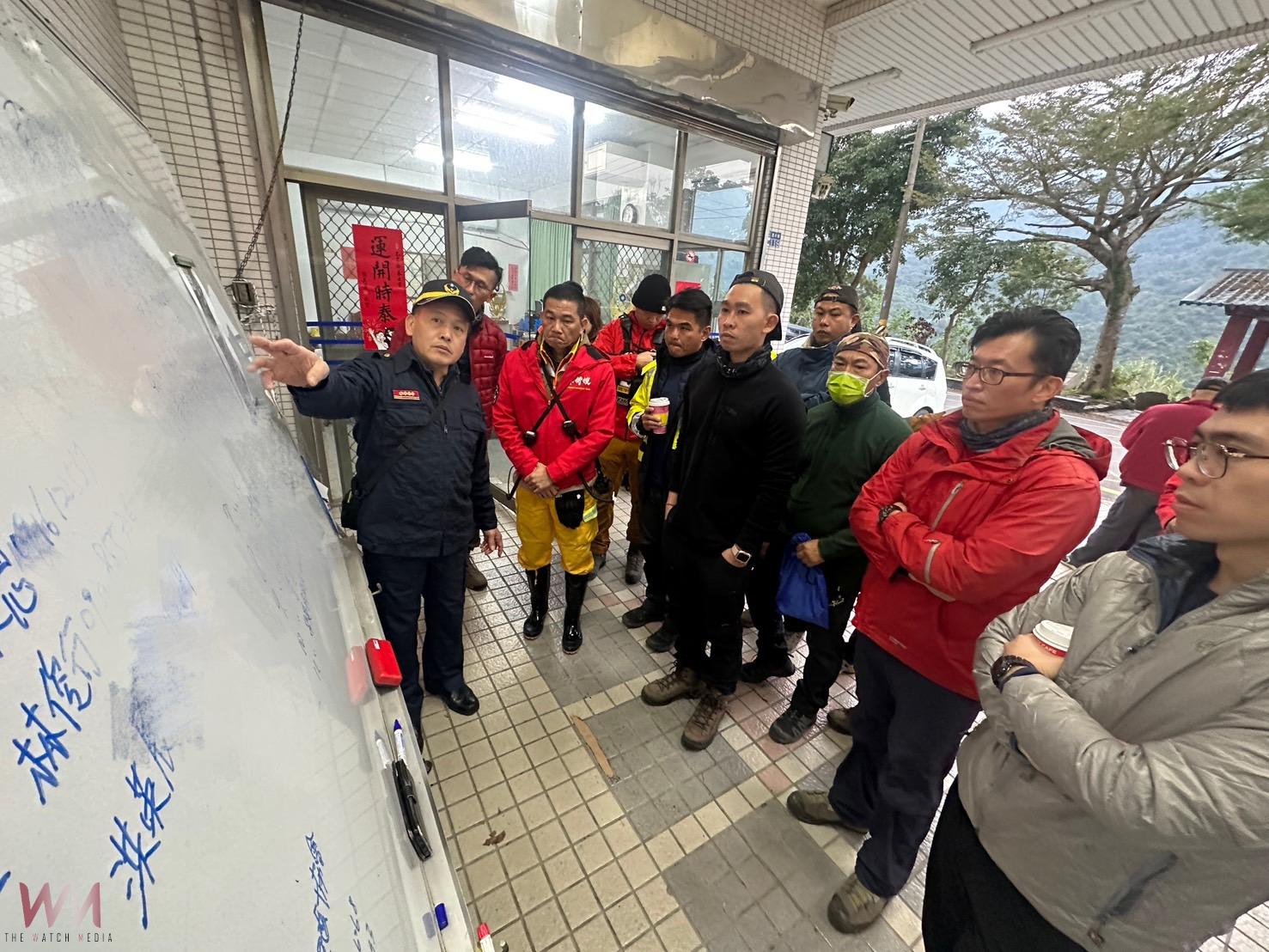 直擊/高雄市茂林多納林道濕冷路滑 山友失蹤案!高屏兩地警義消、民力團體聯手救援 - https://www.watchmedia01.com