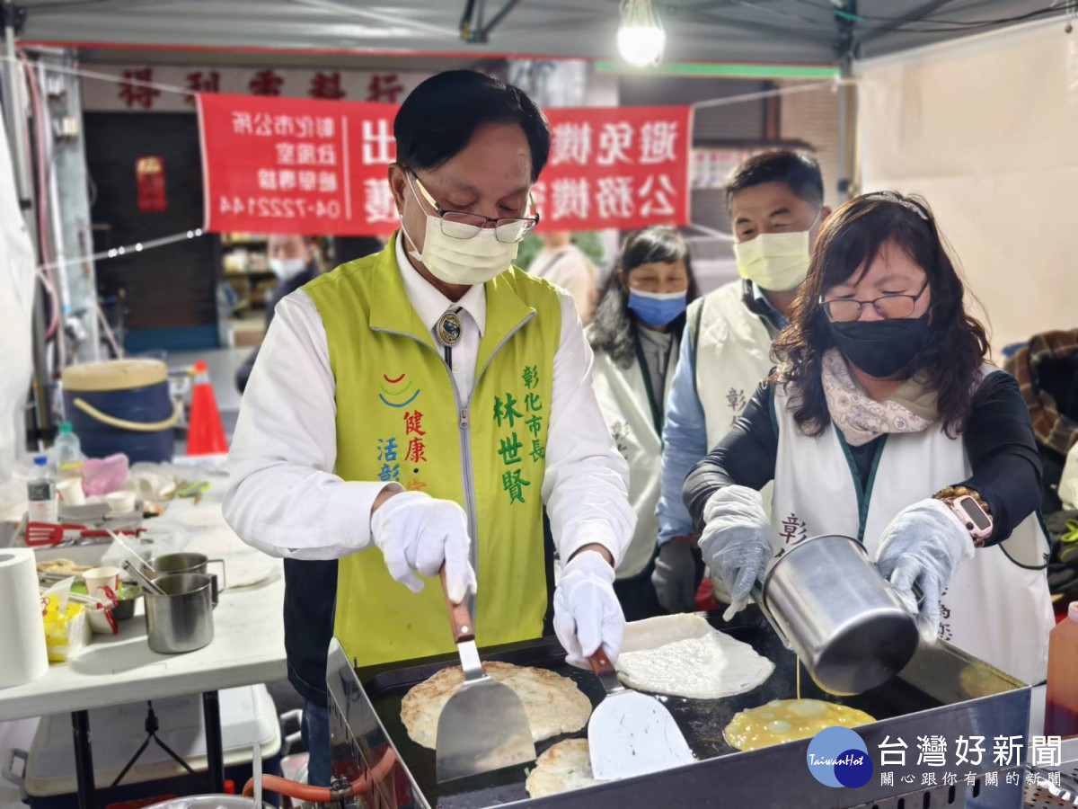 市長蔥油餅開張了！圖／記者鄧富珍翻攝