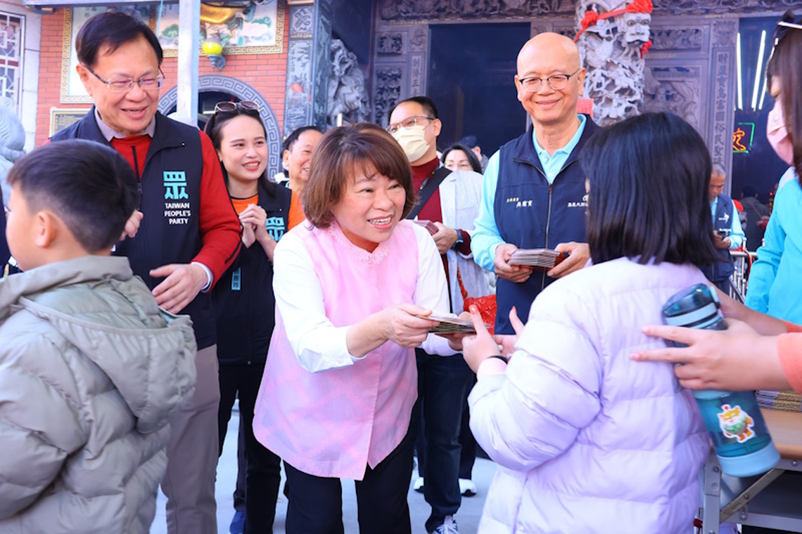 初二走春迎財氣！嘉義市長黃敏惠發送限量小紅包 祈願市民好運連連