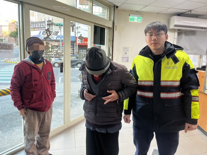 失智男子街頭迷途 壢警見愛心手環助他平安回家 61 S 11984907