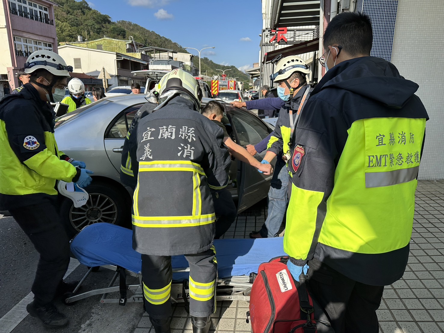 新春釀悲劇 北濱公路頭城段轎車自撞民宅一人無生命徵象 - https://www.watchmedia01.com
