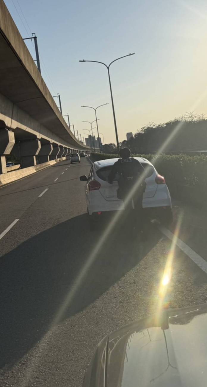 驚險!大年初二高鐵南路連環拋錨 中壢警化身「神力士」救援 60 S 11993215
